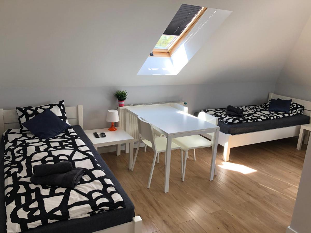 Klimatyzowane Apartamenty I Pokoje Przy Targach Kielce Exterior foto
