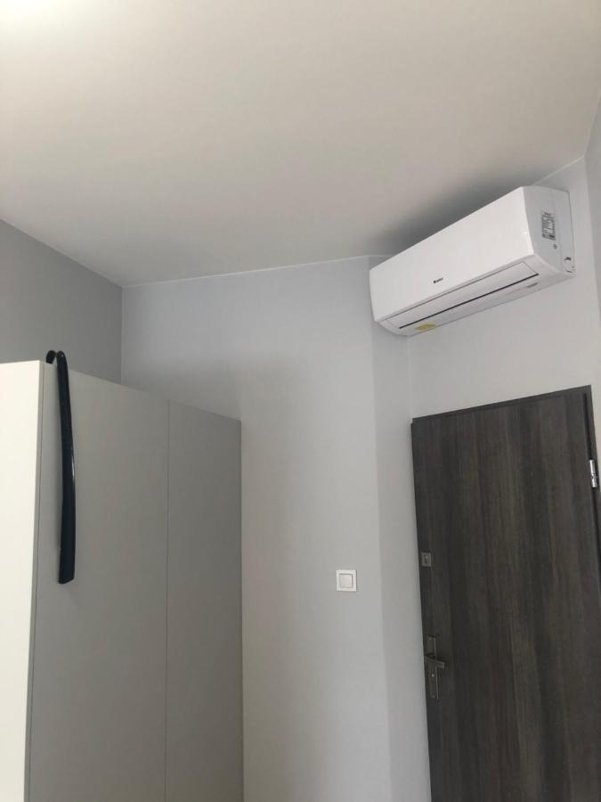 Klimatyzowane Apartamenty I Pokoje Przy Targach Kielce Exterior foto