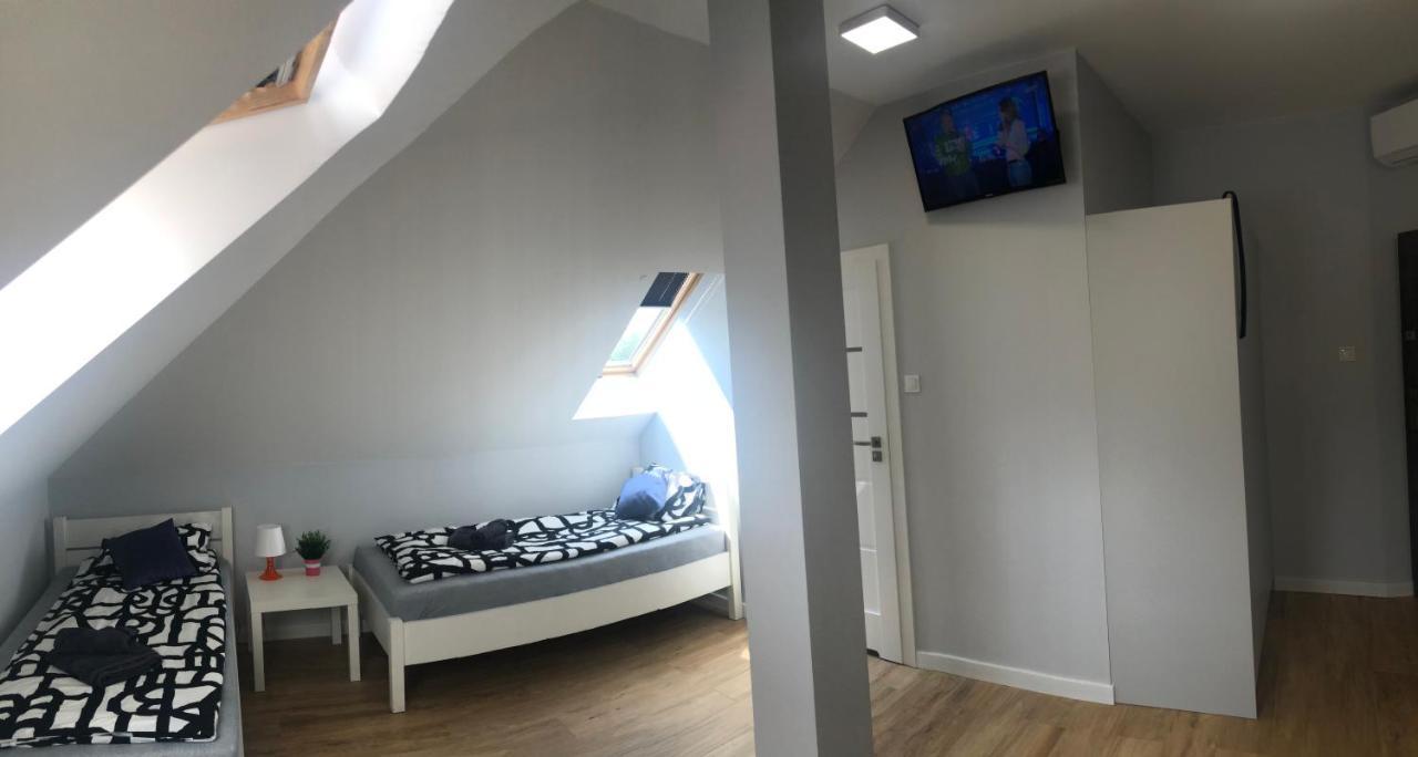 Klimatyzowane Apartamenty I Pokoje Przy Targach Kielce Exterior foto