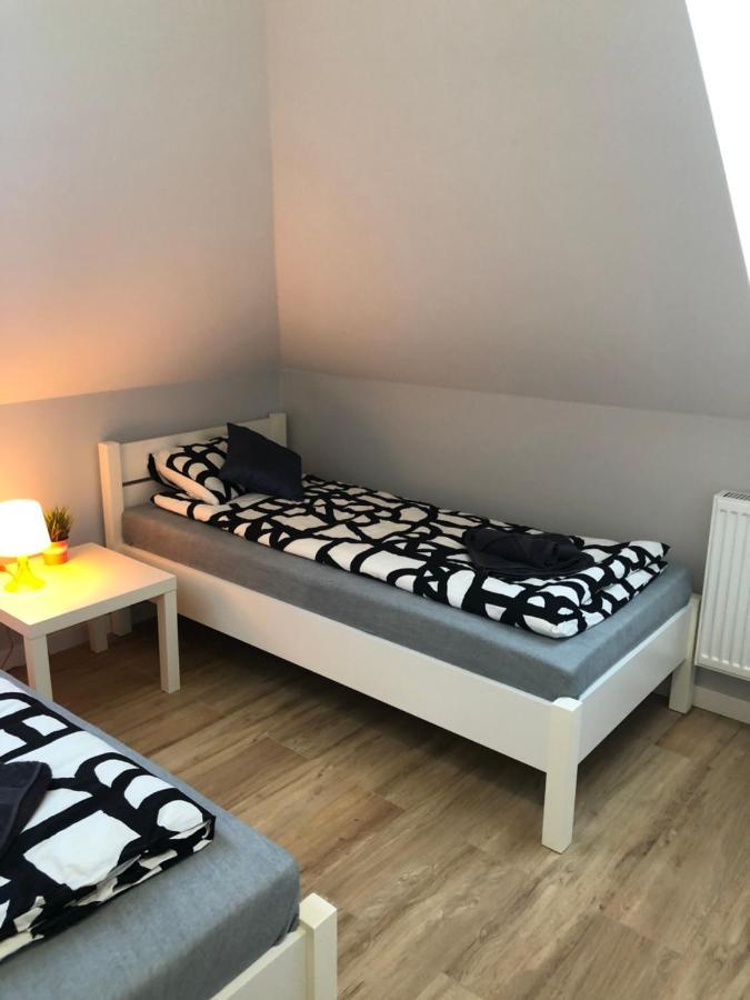 Klimatyzowane Apartamenty I Pokoje Przy Targach Kielce Exterior foto